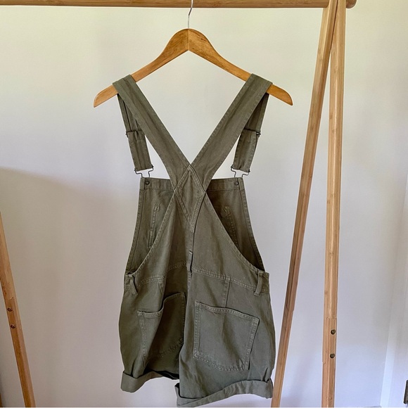 ✨SOLD✨ Free People We the Free Ziggy Shortalls Overalls in Greyed Olive Green - Picture 6 of 6
